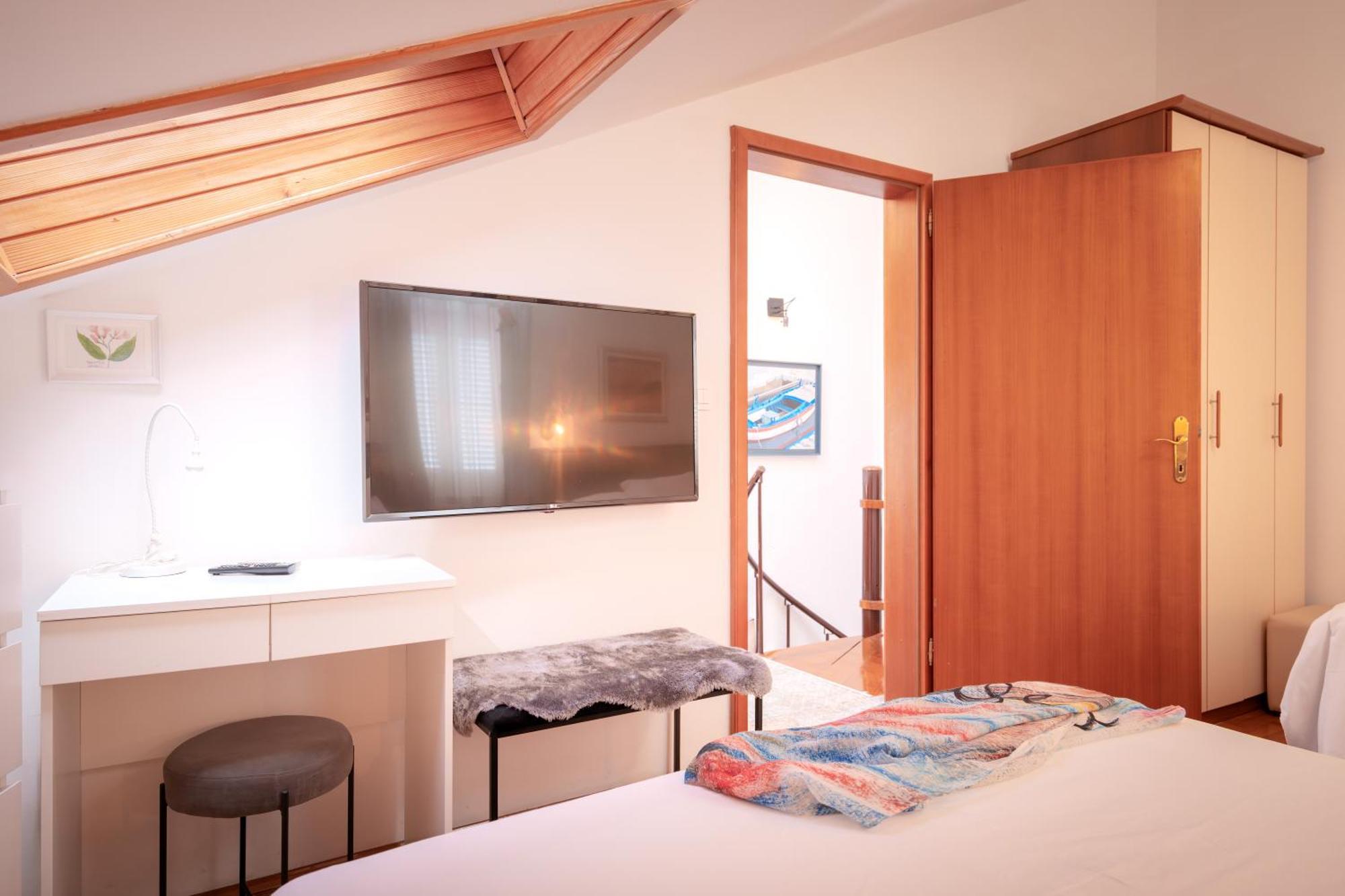 Kalina Deluxe Apartments Jelsa  Esterno foto