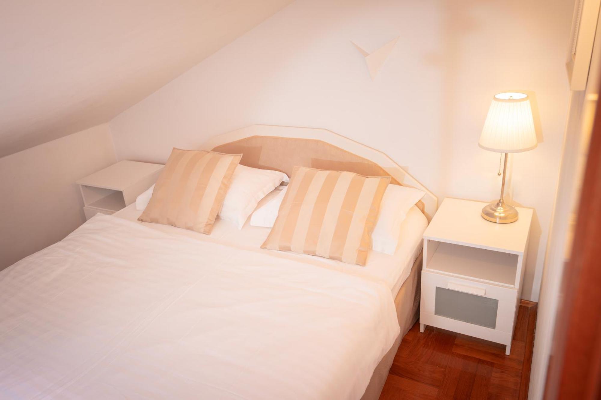 Kalina Deluxe Apartments Jelsa  Esterno foto